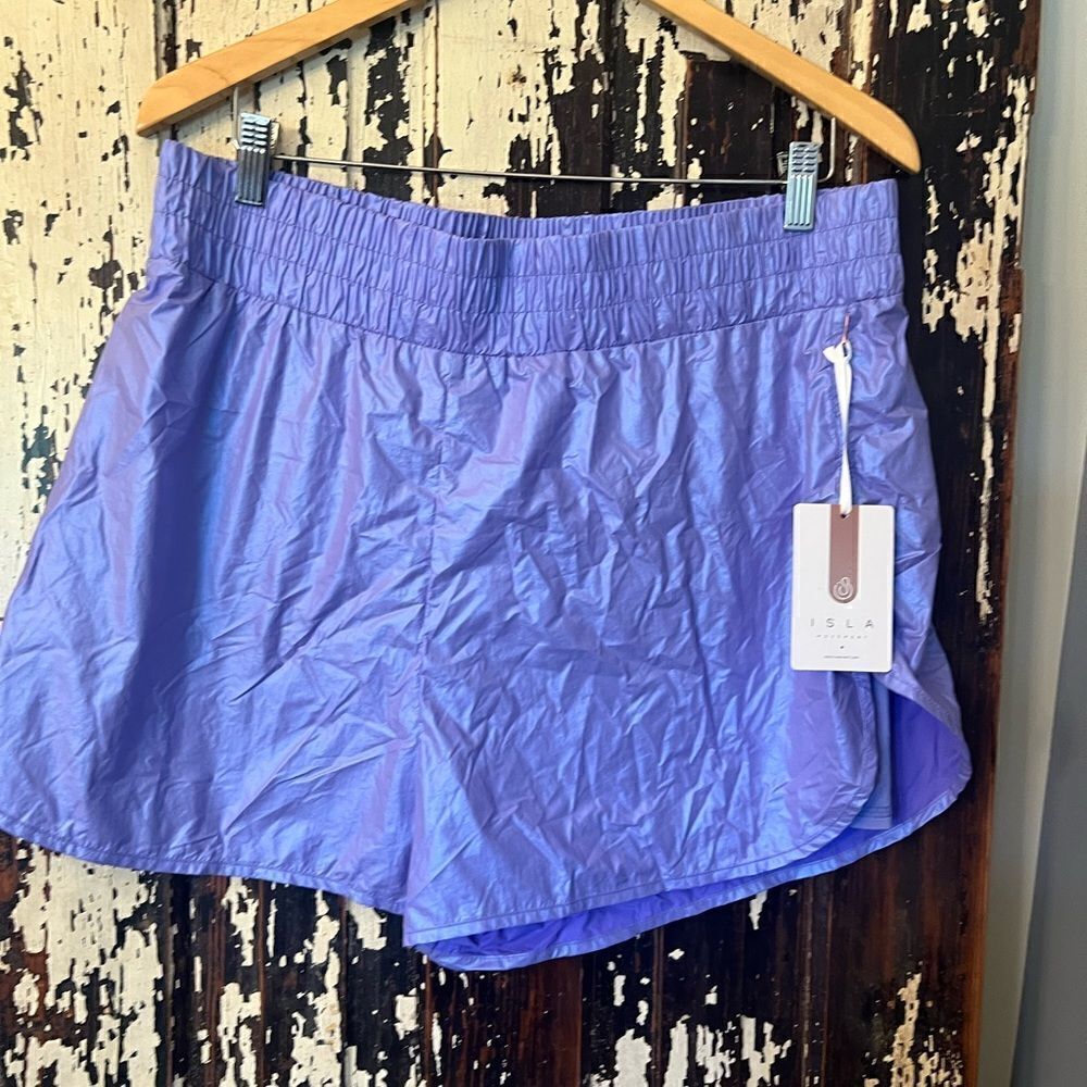 NWT Isla Movement women’s purple metallic athletic shorts/skort. Size XXL.